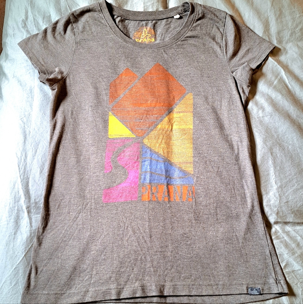 🤎PRANA Graphic T-Shirt Brown Size XS in Great Condition